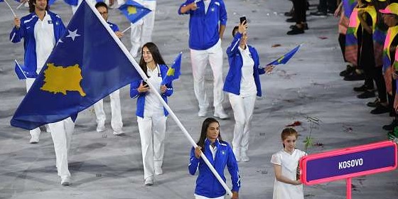 majlinda kelmendi olympische spelen vlag binnendragen